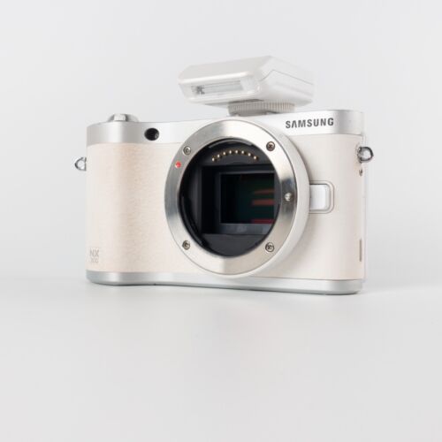 Samsung NX300 20.3MP Mirrorless digital Camera Body, 1080p video. – White_