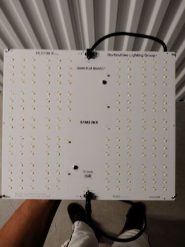 Horticultural Lighting Group HLG 100 R Spec LED Grow Light – NO BOX USED 4 Month