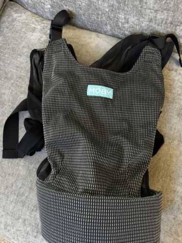 Moby Cloud Ultra-Light Hybrid Baby Wrap Carrier In High Rise Wear 2 Ways