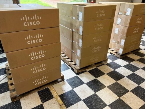 Cisco New, Open Box CS-KIT-K9 Conference Kit Webex Room Kit SMARTNet eligible￼