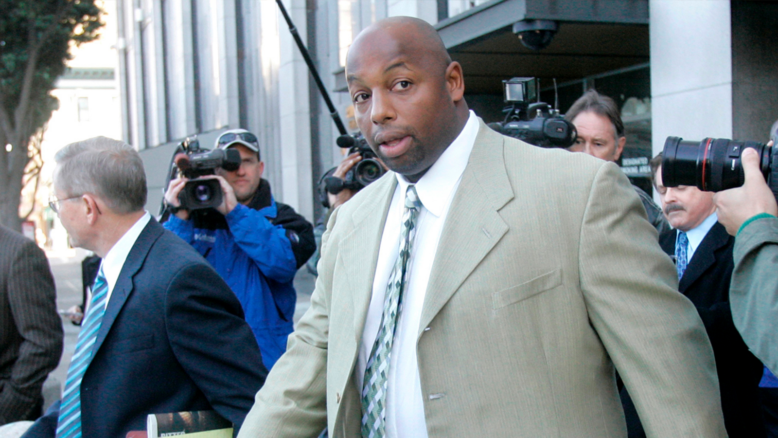 Former San Francisco 49ers star Dana Stubblefield’s rape conviction overturned by California federal appeals court