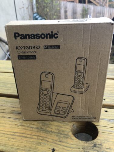 Panasonic KX-TGD832 Cordless Phone w/ Answering Machine 2 Handsets Black Silver