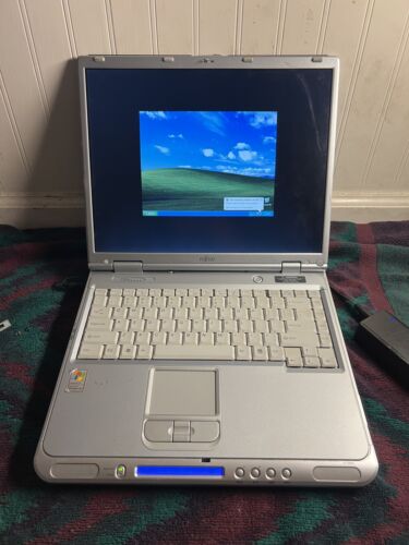 VINTAGE FUJITSU LIFEBOOK C C2220 WINDOWS XP Laptop As is Pentium 4