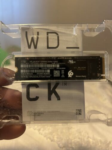 Western Digital WD_BLACK SN850X 1TB NVMe Internal SSD (WDS100T2X0E)