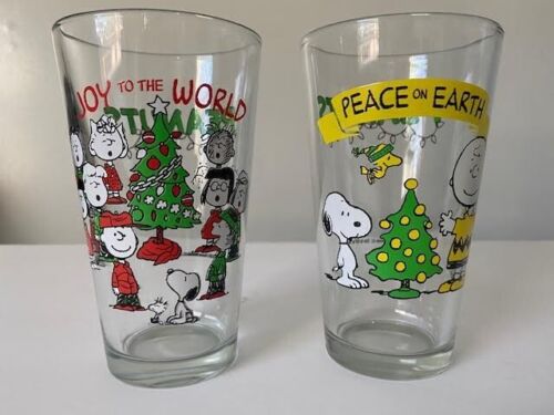 Peanuts Snoopy Christmas Holiday 16 Ounce Pint Glasses Pair