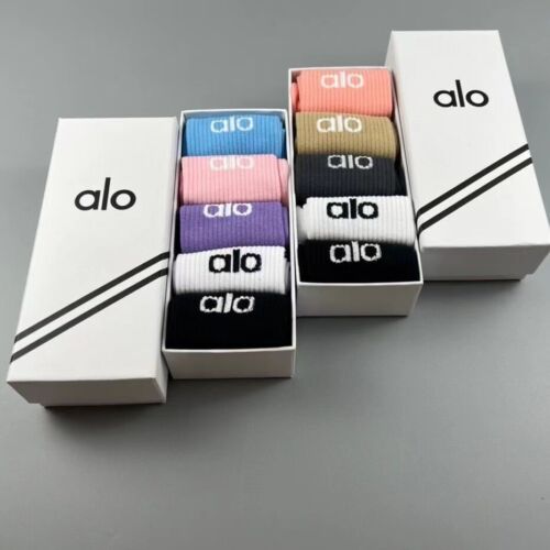 Alo Yoga Unisex Throwback Socks (3 Pairs) Classic multiple colors stocking