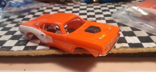 HEMI CUDA ORANGE BILLBOARD  AUTO WORLD  SNAP ON AUROTA  AFX ~ TOMY  AUTO WORLD