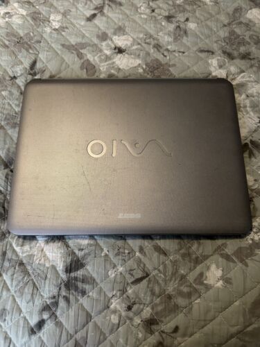 Vaio laptop VGN-NR260E **READ FULL DESCRIPTION** Collectors/Retro Enthusiasts