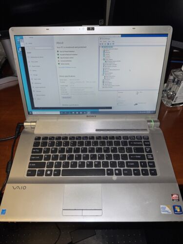 VINTAGE Sony VAIO 17″ vgn-fw590fvb Intel P8700 2.53ghz 4GB ram 500GB HD Tested