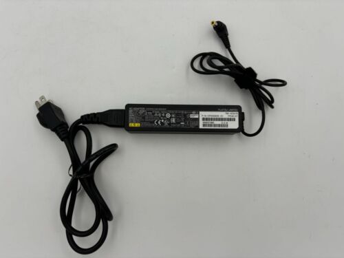 Fujitsu Genuine 65W Adapter  Fujitsu Stylistic Tablet Q572 Q616 Q665 Q702 Q704