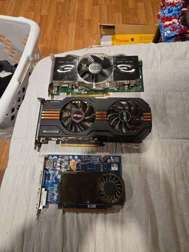 LOT of 3 graphics cards – (UNTESTED – SOLD AS IS) – NVIDIA / AMD graphics cards