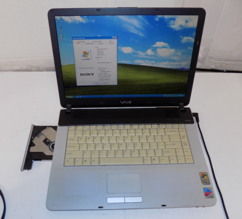 Sony Vaio Model PCG-7A2L Windows XP Laptop with Power Adapter