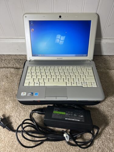 Sony Vaio PCG-21313L 10″ Atom 1.66GHz 1GB 250GB VPCM111AX Win 7 Starter Netbook