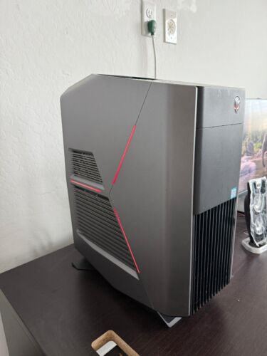 Full desktop setup Alienware Aurora R8, 16GB RAM,NVIDIA GeForce RTX 2070