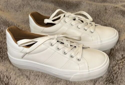 Dolce Vita white platform women’s sneakers￼size