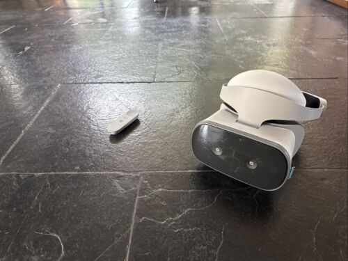 Lenovo Mirage Solo White Adjustable Virtual Reality Headset With Daydream