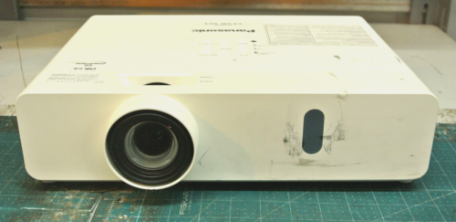 Panasonic PT-VX410Z LCD Projector – Lamp Hours: 1371 (NO POWER CORD/REMOTE)