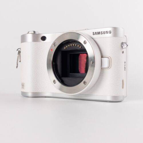 Samsung NX300 20.3MP Mirrorless digital Camera Body, 1080p video. – White