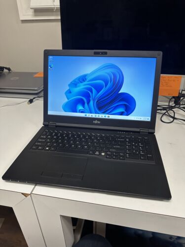 Fujitsu Lifebook E558  Core i5-8250U CPU 1.60GHz  8GB RAM   256GB SSD Win11