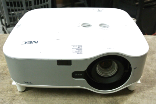 NEC NP2000 Projector 4000 Lumens – White, NO POWER CORD/REMOTE -Lamp Hours: 5849