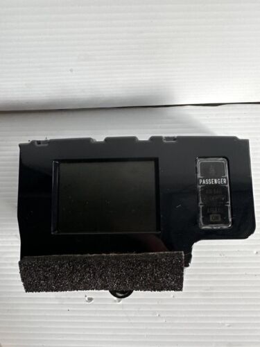 2011-2014 Toyota Sienna Information Display Screen (Centre Dash). Upper, OEM