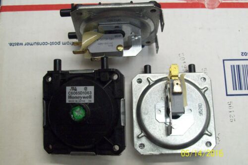 (1) Honeywell C6065 AIR FLOW PRESSURE SWITCH C6065D1063 HUNTER MARTIN 921355