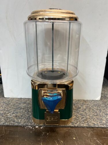 SILENT SALESFORCE SSF GUMBALL CANDY MACHINE W/KEY 25 CENTS GREEN NEW RARE