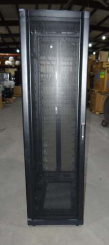 APC AR2100BLK NETSHELTER SX 42U SERVER RACK DATA CENTER 19″ CABINET