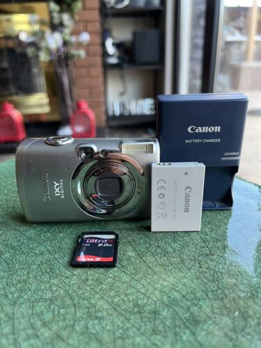 Canon IXY DIGITAL 800 IS 6.0MP Compact Digital Camera