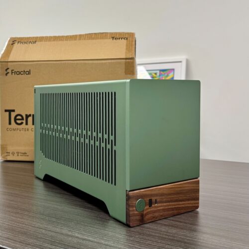 Fractal Terra SFF Mini-ITX Gaming and Workstation PC RTX 4070 / Ryzen 5 7600!