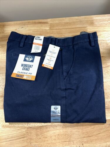 NWT Dockers Men’s Workday Khaki Classic Fit Navy Blue 36×34