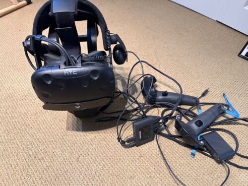 HTC Vive Virtual Reality Headset System – Black (99HALN062-00)