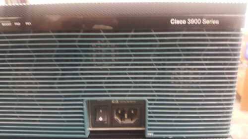 Cisco 3945 C3900-SPE150/K9 w/2x SM-ES2-24-P POE UCK9-Datacenter and Security Lic