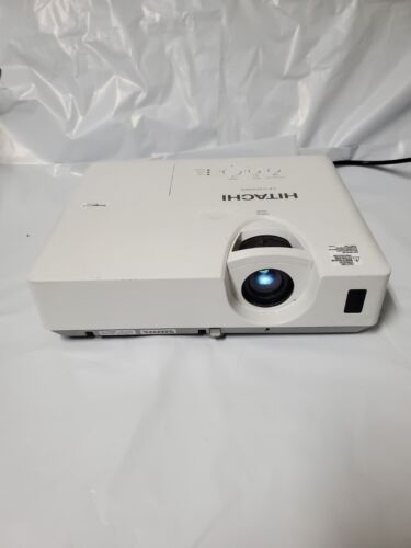 Hitachi CP-X3030WN 3LCD Projector 3200 ANSI Professional 1080p HDMI/No Remote!