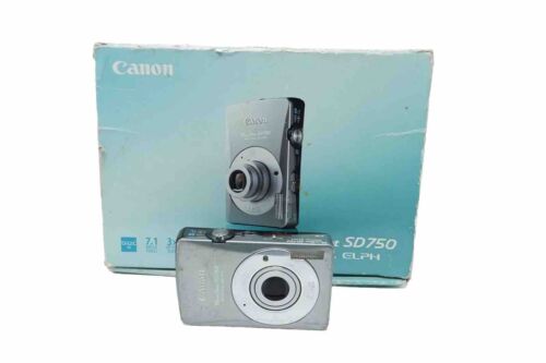 Canon PowerShot Digital ELPH SD750 Camera Silver *Doesnt Turn On* FOR PARTS