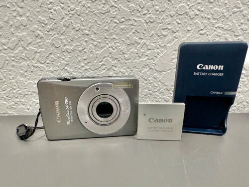 Canon PowerShot Digital ELPH SD750 / Digital IXUS 75 7.1MP Digital Camera