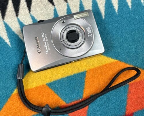 Canon Power Shot Digital ELPH SD750 7.1MP Digital Camera  Silver See Description