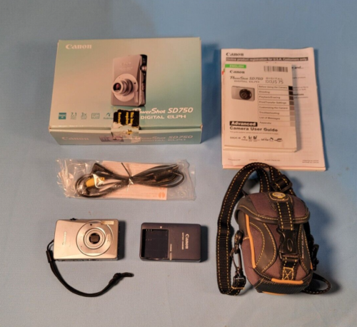 CANON POWERSHOT SD750 DIGITAL ELPH 7.1MP CAMERA SILVER W/ BODY GLOVE CASE