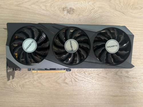 GIGABYTE GeForce RTX 3070 GAMING OC 8G GDDR6 Graphics Video Card Non-LHR Rev 1.0