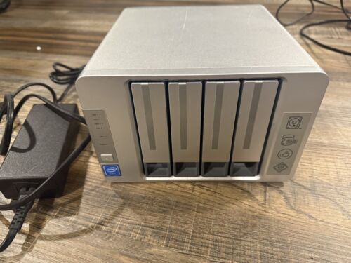 TerraMaster F4-220 NAS (Network Attached Storage) – Functional & Ready to Use