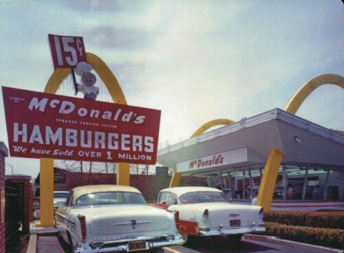 McDonald’s store #1, Chicago Illinois — 5 1/2″ x 4″ Refrigerator Fridge Magnet