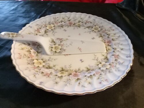 Vintage Andrea by Sadak Japan 10 1/2″ Cake Plate and Server Slicer Leafy Florals