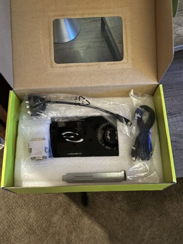 EVGA NVIDIA GeForce 8800 GTS 320 MB GDDR3 *WITH BOX*