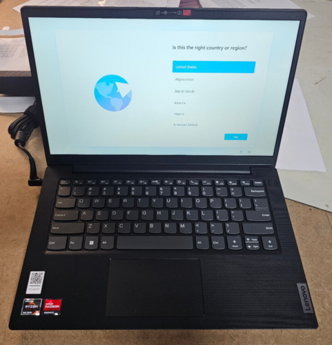 Lenovo V14 G4 R3-7000 4.1ghz 4c Windows 11 Pro,  14 inch display 128gb ssd