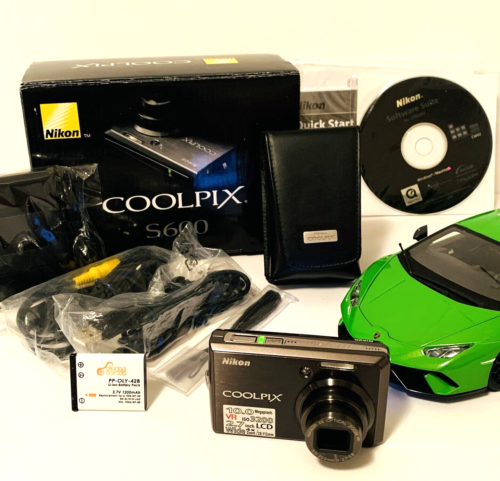 Nikon COOLPIX S600 10MP Gray Digital Camera 4X Optical Zoom BUNDLE BOXED MINT