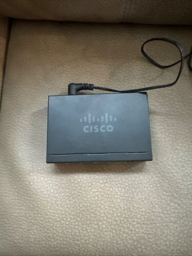 Cisco SG110D-05 5-Port Gigabit Desktop Switch