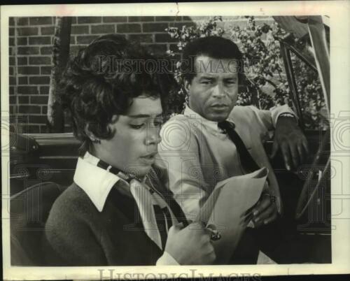 1970 Press Photo Denise Nicholas and Lloyd Haynes star on Room 222, on ABC.