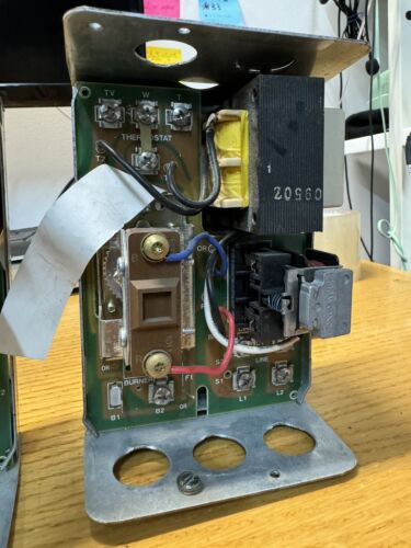 Honeywell L8148E1182 Aquastat Relay (L8148E) Missing Cover