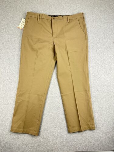 Dockers Workday Khakis Men’s 42×30 Beige Smart 360 Flex Classic Fit New