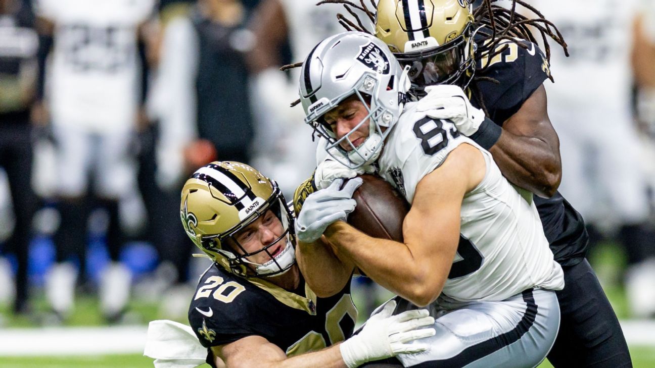 Raiders tight end Brock Bowers sets pair of rookie records